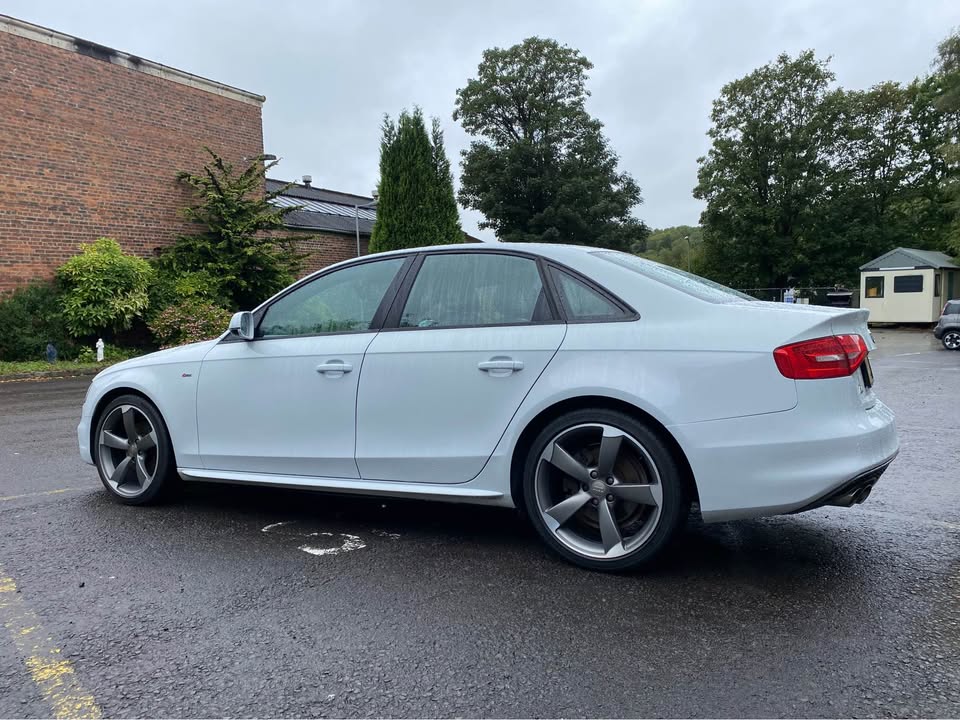 2012 62 AUDI A4